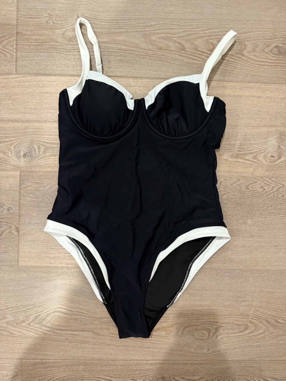 Black and White Contrast Trim Swimsuit